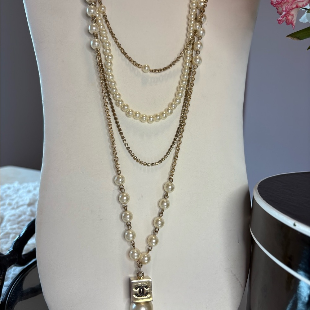 CC CHANEL inspired pearl/rhinestone layered drop necklaces - Picture 8 of 9